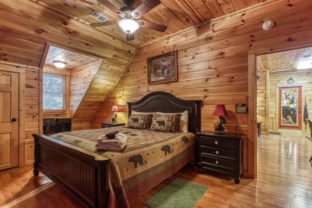 Papa Bear, Hot Tub, Wifi, 1089 Free Tickets Each Paid Day, Dollywood And More Sevierville Extérieur photo