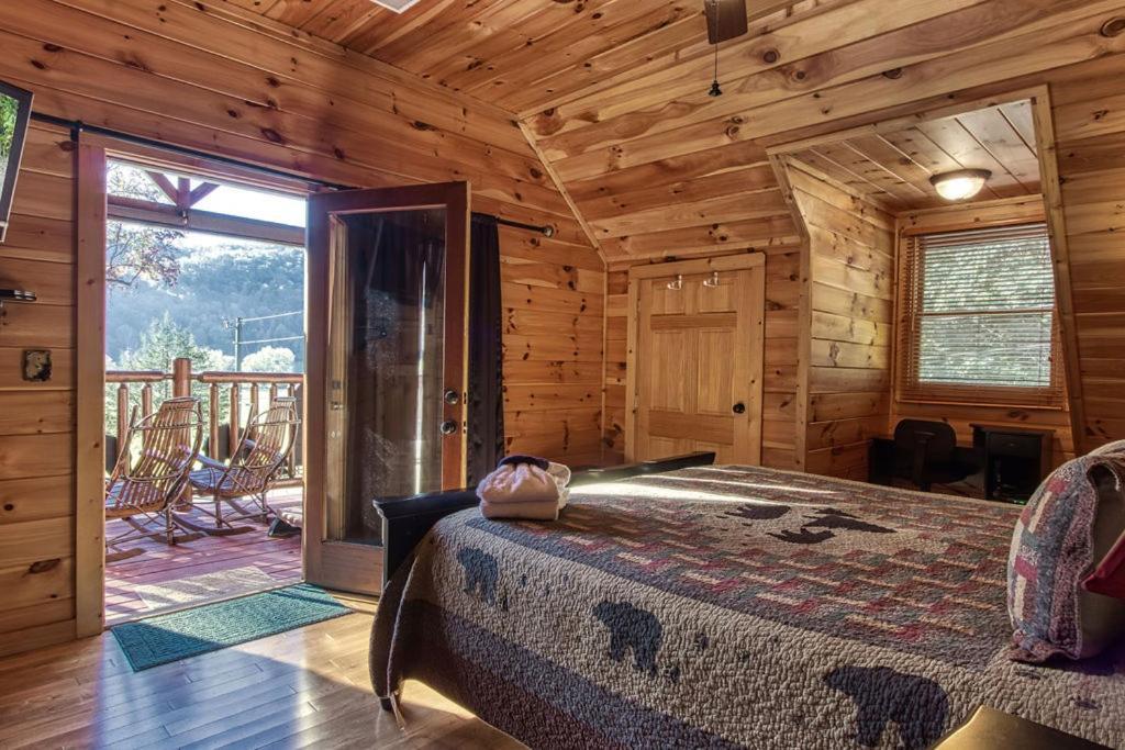 Papa Bear, Hot Tub, Wifi, 1089 Free Tickets Each Paid Day, Dollywood And More Sevierville Extérieur photo