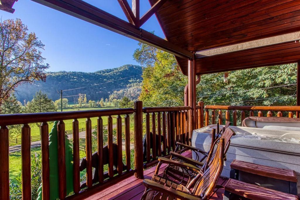 Papa Bear, Hot Tub, Wifi, 1089 Free Tickets Each Paid Day, Dollywood And More Sevierville Extérieur photo