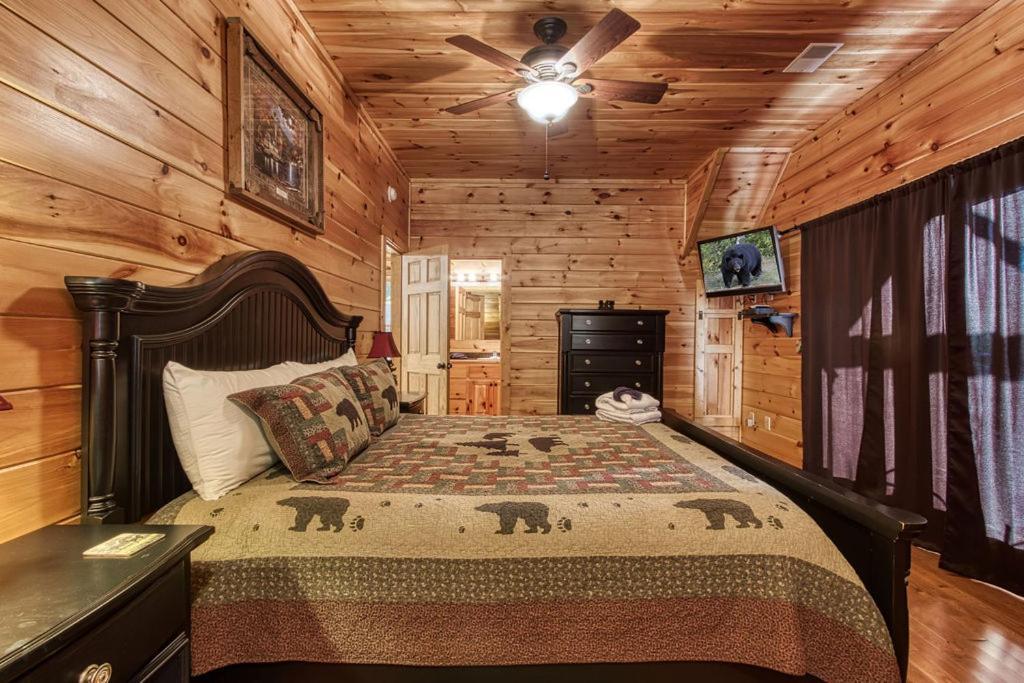 Papa Bear, Hot Tub, Wifi, 1089 Free Tickets Each Paid Day, Dollywood And More Sevierville Extérieur photo